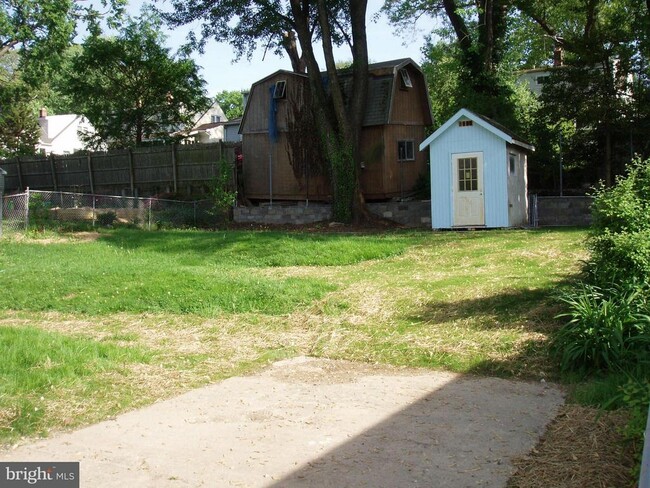 Building Photo - 3010 Ferndale St