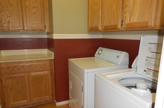 Building Photo - Your Next Adventure Starts Here: 3+ Bed, 2 Bath Home in Yuba City