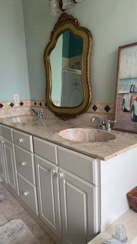 Building Photo - 11575 Sanderling Dr