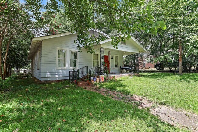 Foto del edificio - 3 bed 2 bath Home in Historic Belhaven