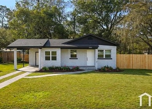 Building Photo - 2904 Lippia Rd