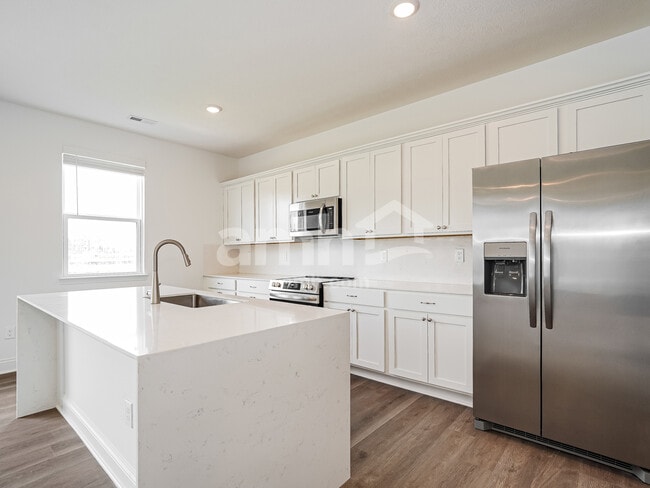 Building Photo - 9065 Lucy Dr
