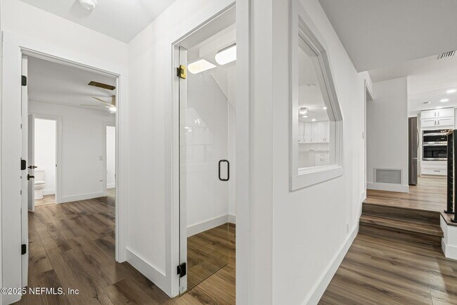 Foto del edificio - 5477 Brightwater Ln