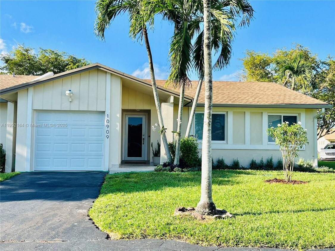 Foto principal - 10909 SW 117th Pl