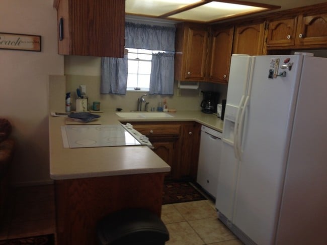 Building Photo - 9 MO WINTER RENTAL  2 bed 2 bath apartment