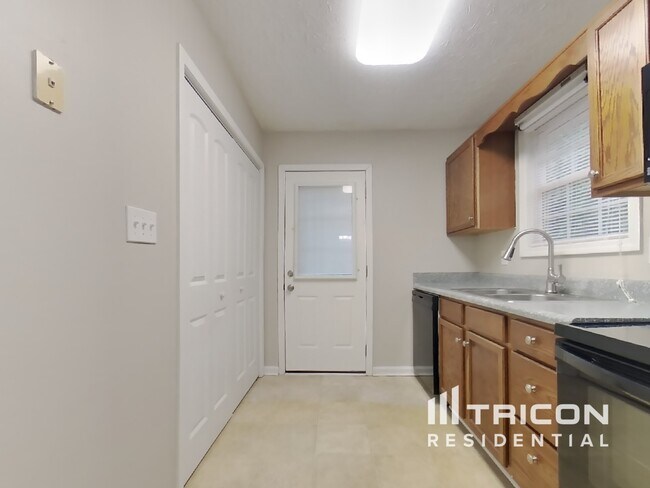 Building Photo - 299 Orchard Dr