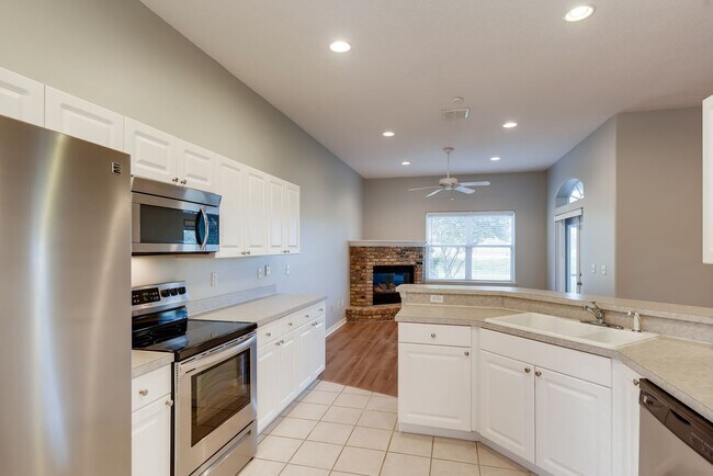 Foto del edificio - 16709 Rockwell Heights Ln