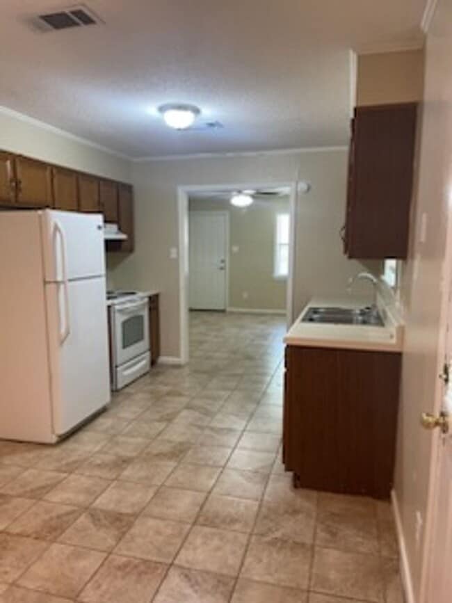 Foto del edificio - 2 Bed 1 Bath
