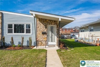 Building Photo - 732 N St Lucas St