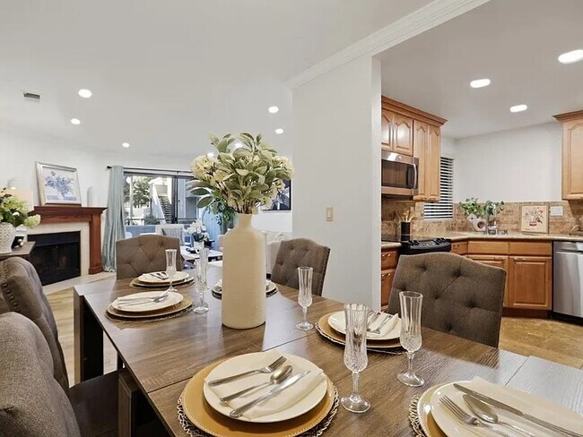 Comedor - 1661 Braddock Ct