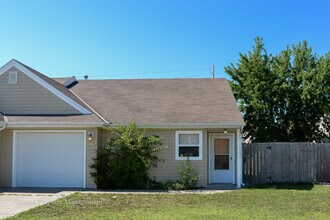 Building Photo - 516-518 Brookmont Dr