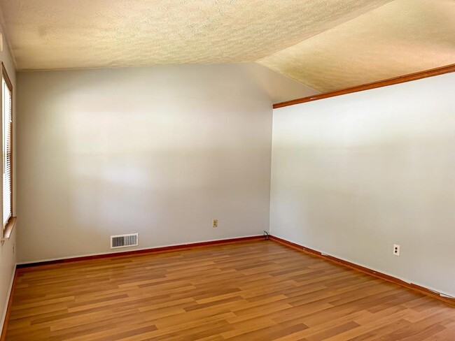 Building Photo - 5506 Singleton Rd