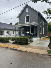 Building Photo - 127 Meridian St