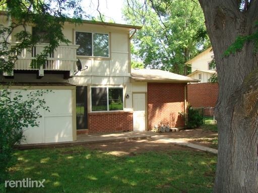 Building Photo - 2 br, 1.5 bath Apartment - 1625 Larch St