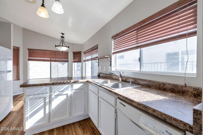 Foto del edificio - 8664 N 107th Dr