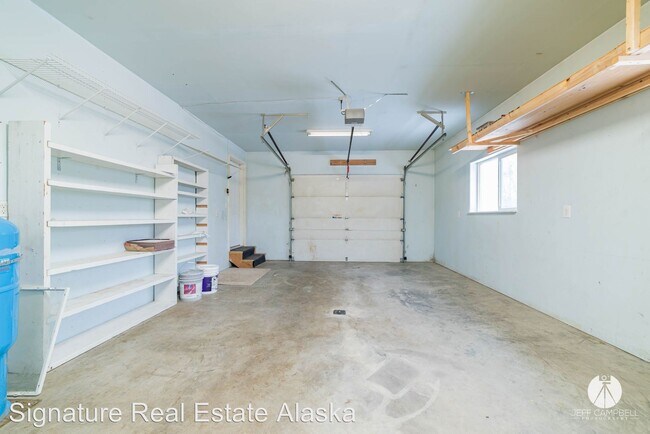 Building Photo - 1100 W Nugget Ave