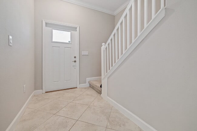 Building Photo - "Spacious 4-Bed Oasis with Granite Charm in Lutz!"In a gated community with 2 Cars garage