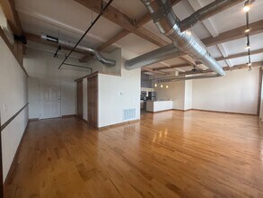 Building Photo - 601 N National Ave