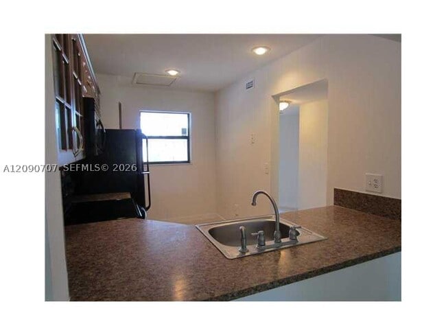 Building Photo - 862 NE 209th St
