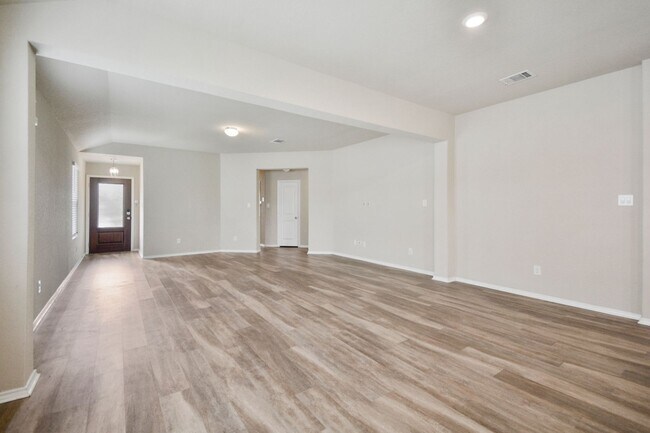 Foto del edificio - Charming 4-Bedroom Home in Converse with S...