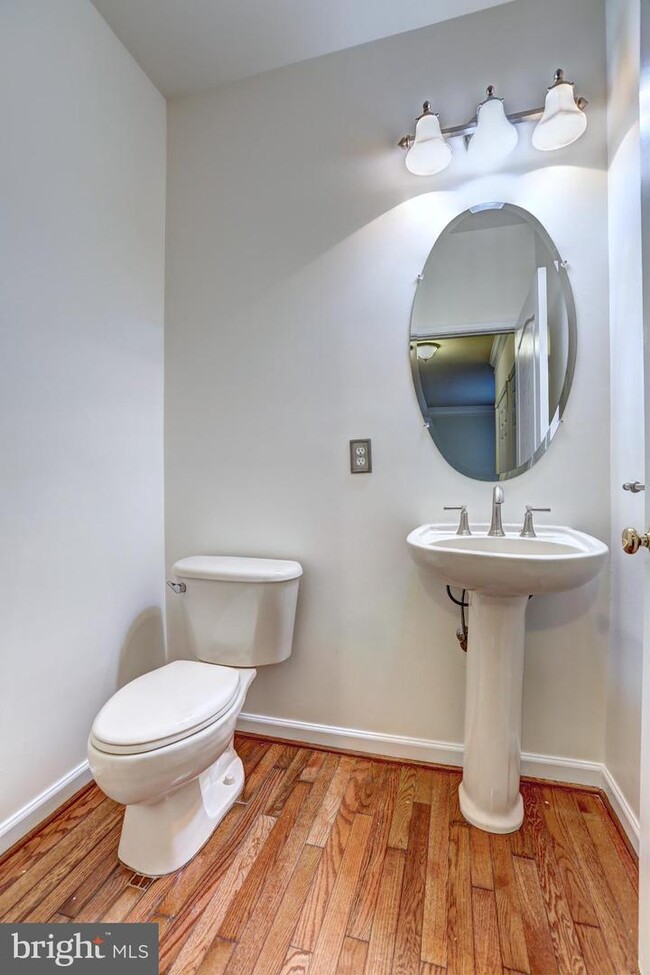 Foto del edificio - 43251 Baltusrol Terrace