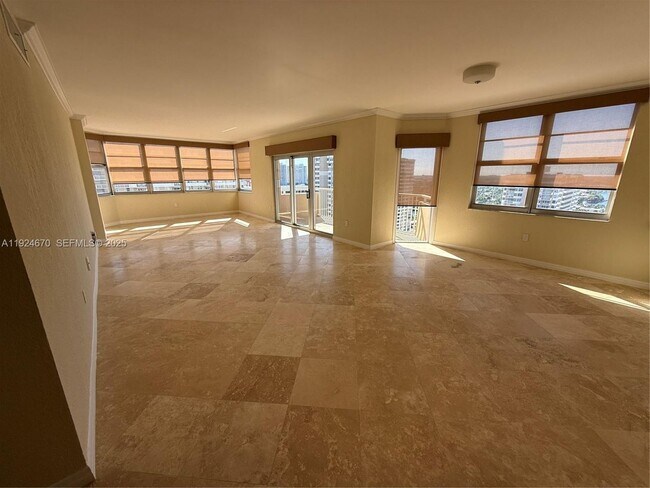 Foto del edificio - 1950 S Ocean Dr