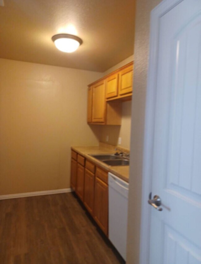 Foto del edificio - 615 7th Ave SE