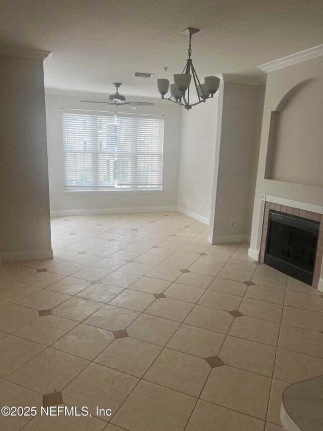Building Photo - 13810 Sutton Park Dr N
