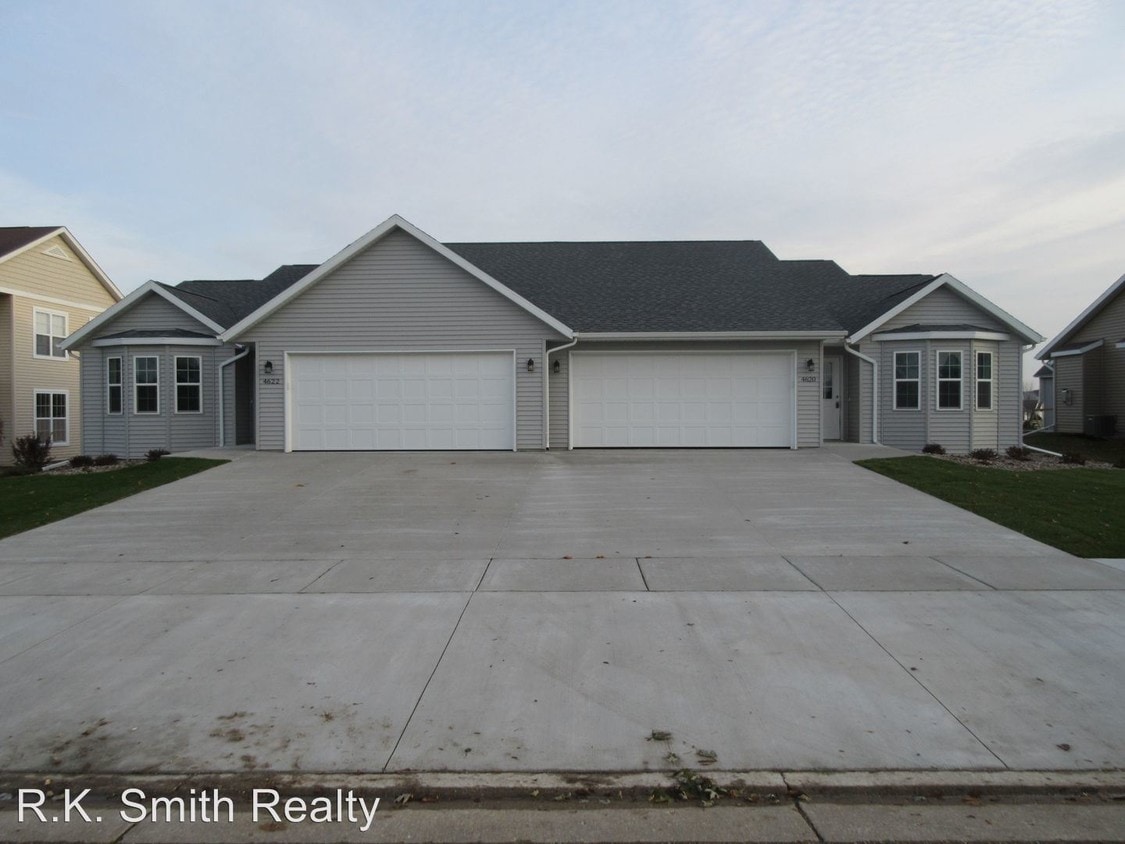 Primary Photo - 4620-4622 Woodgate Dr