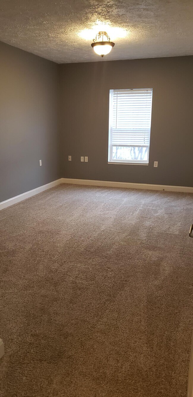 3738 Riverbed Ln SE Unit 9, Caledonia, MI 49316 Condo for Rent in Caledonia, MI