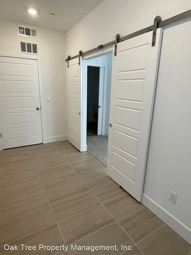 Foto del edificio - 2 br, 2 bath House - 579 N. Chapel Hill Lane
