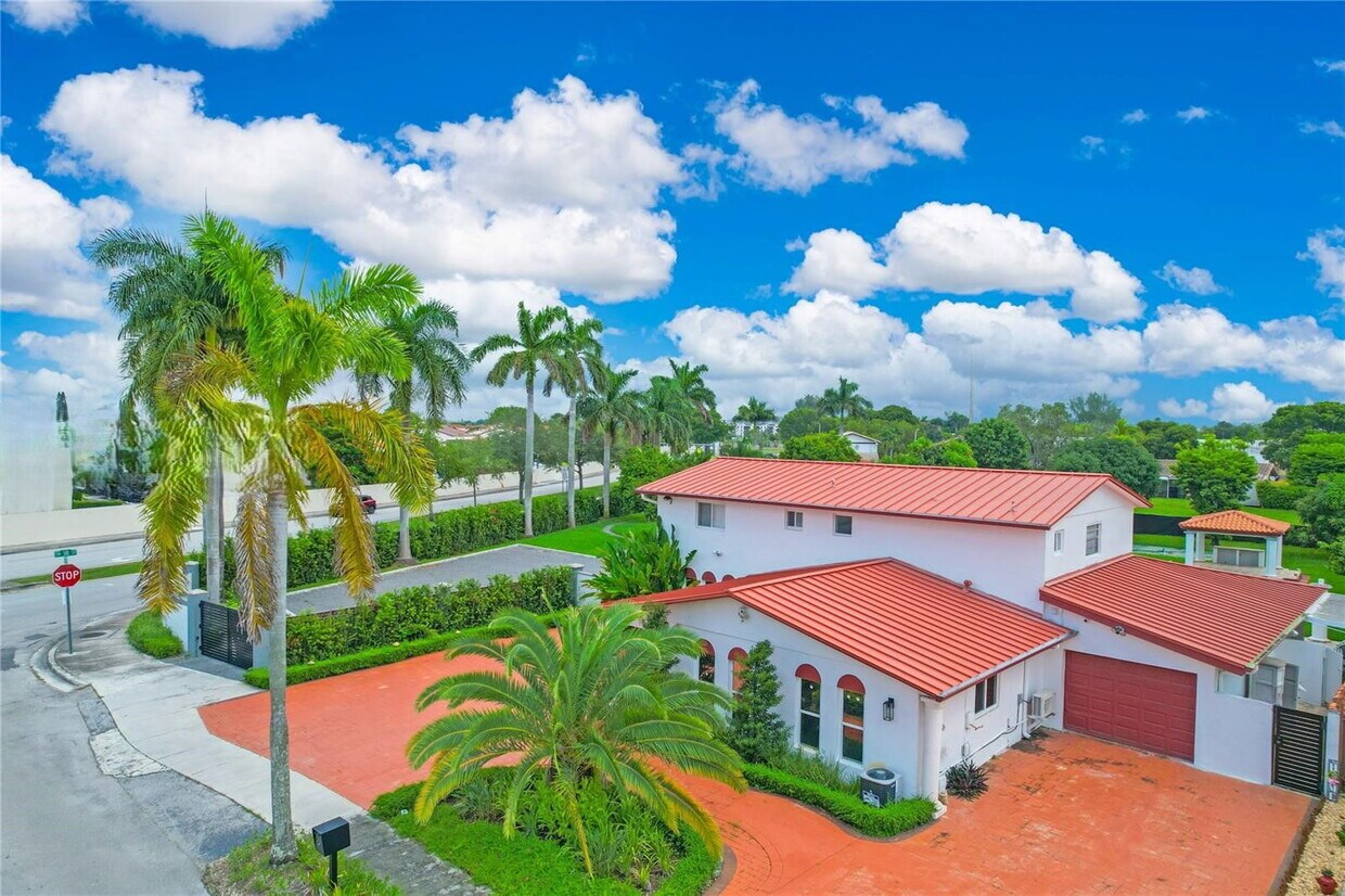 Primary Photo - 1825 SW 125th Ct