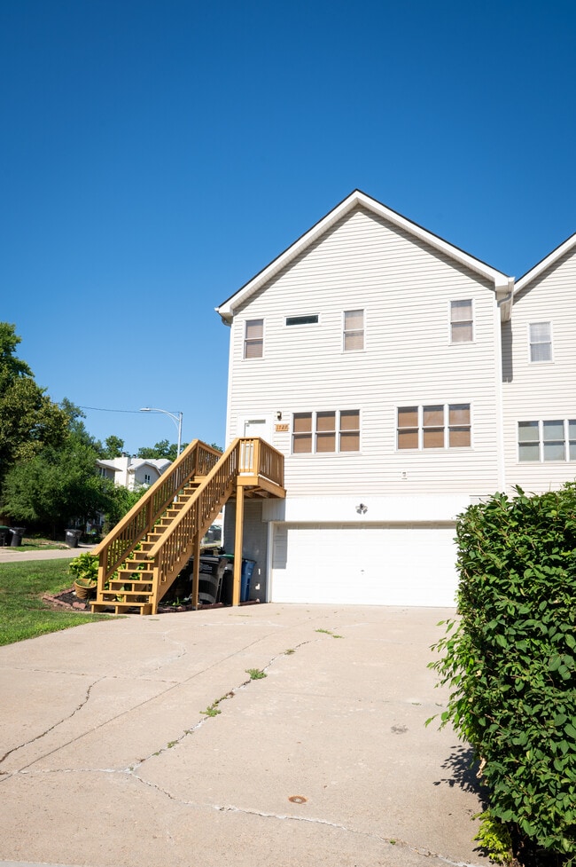 Building Photo - 1727 N 57th Ave