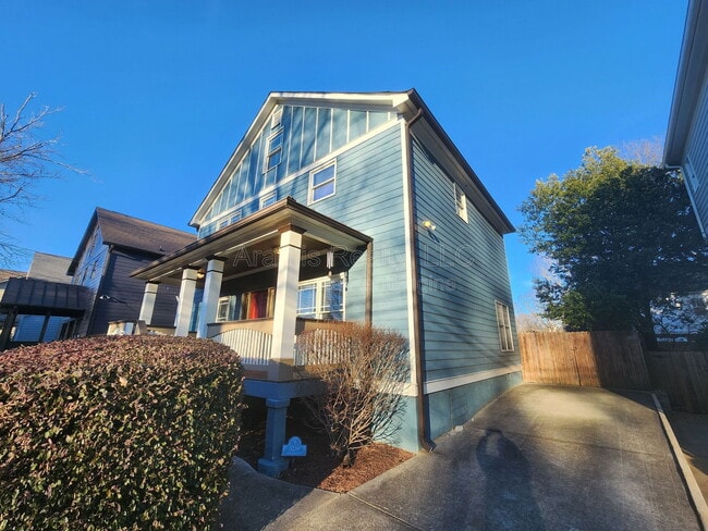 Foto del edificio - 3239 Osborne Rd NE