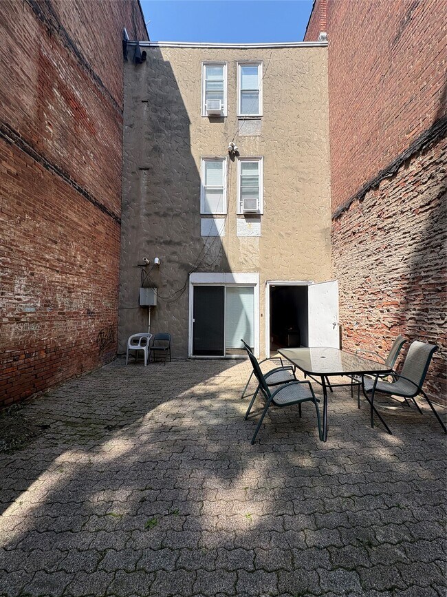 Foto del edificio - 130 Washington St