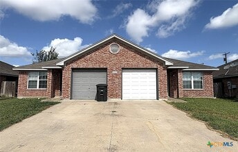 Building Photo - 6600 Temora Loop