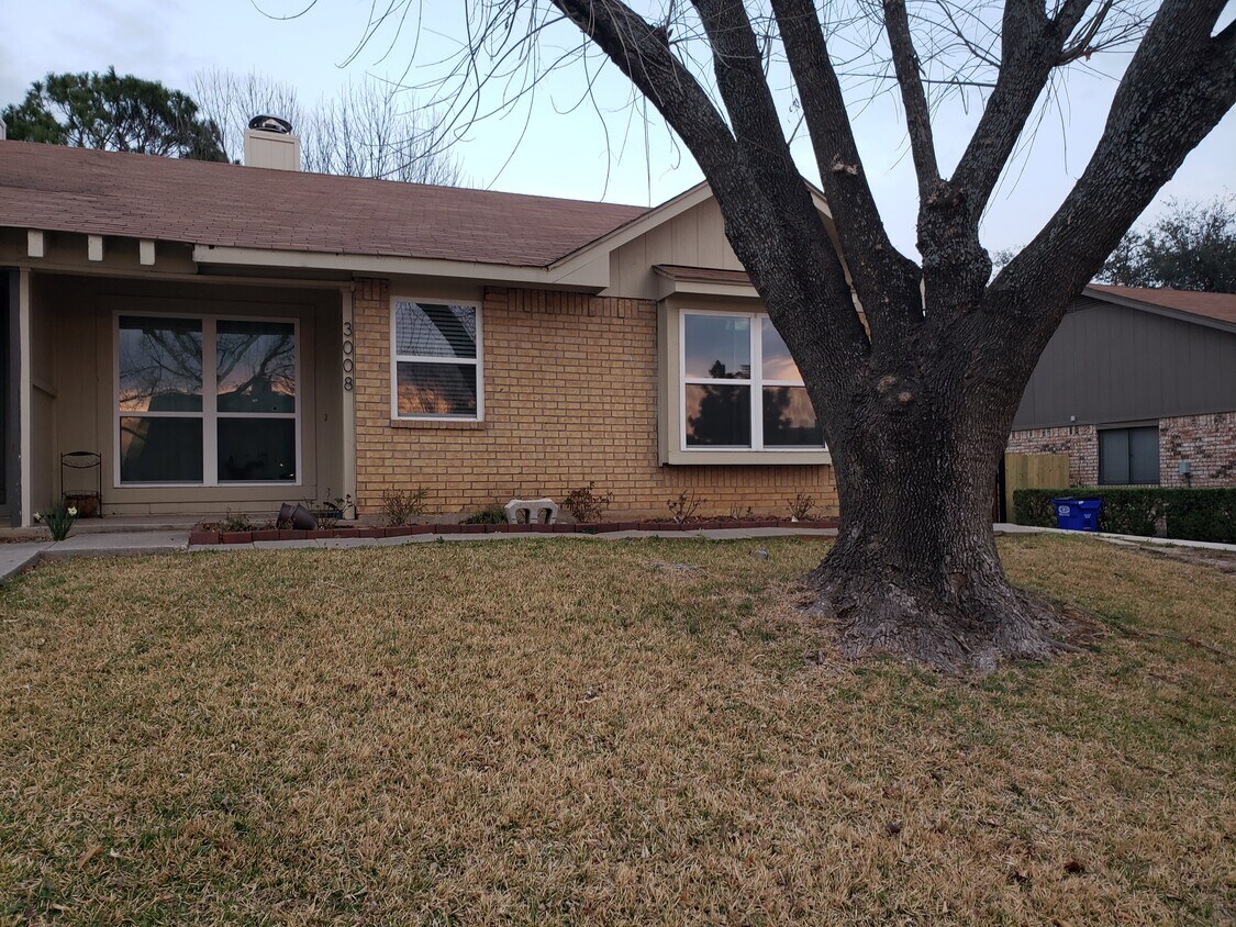 Primary Photo - 3008 Kathleen Ln