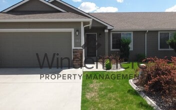 Building Photo - 187 NW Maria St