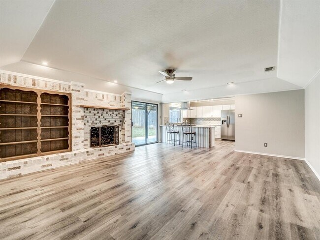 Foto del edificio - 205 Springhill Dr