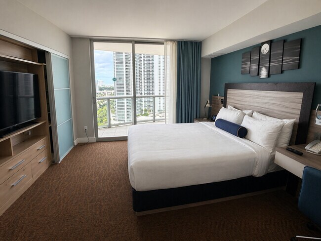 Building Photo - 18683 Collins Ave