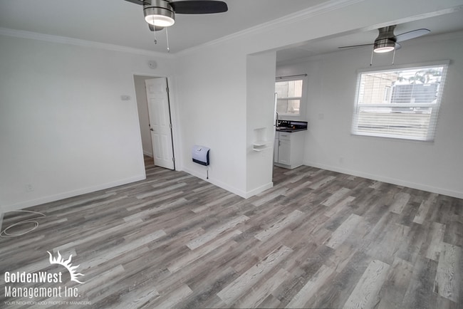 Building Photo - Remodeled 1Bd/1Ba Upstairs Condo in the He...