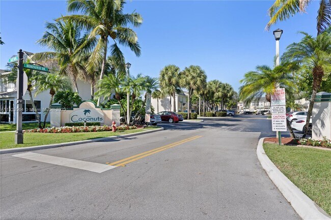 Foto del edificio - 16675 Hemingway Dr