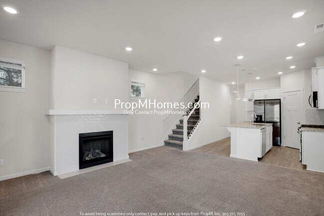 Foto del edificio - Modern Three Bedroom Home in SW Portland!