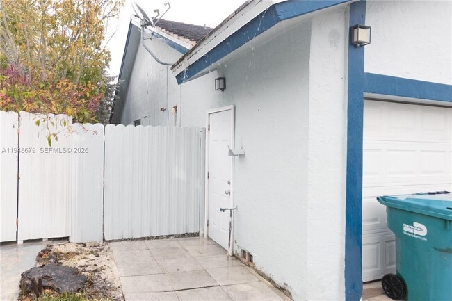 Foto del edificio - 16201 SW 144th Ct