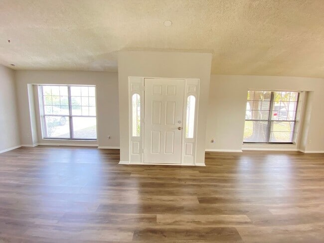 Foto del edificio - 12948 Broakfield Cir