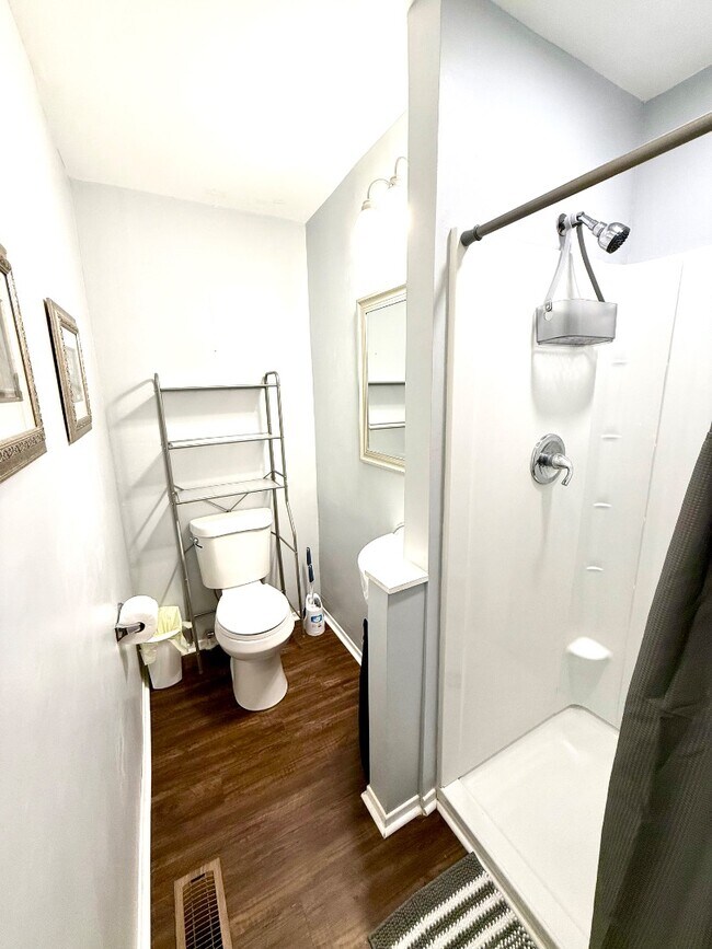 Foto del edificio - 4456 Ridgevalley Dr