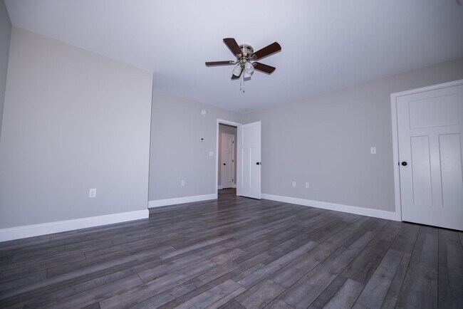 Foto del edificio - 441 Dow Rd