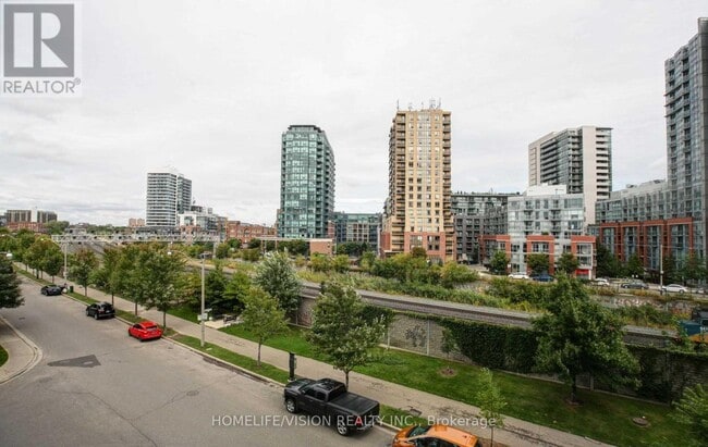 Photo du bâtiment - 38 Joe Shuster Way