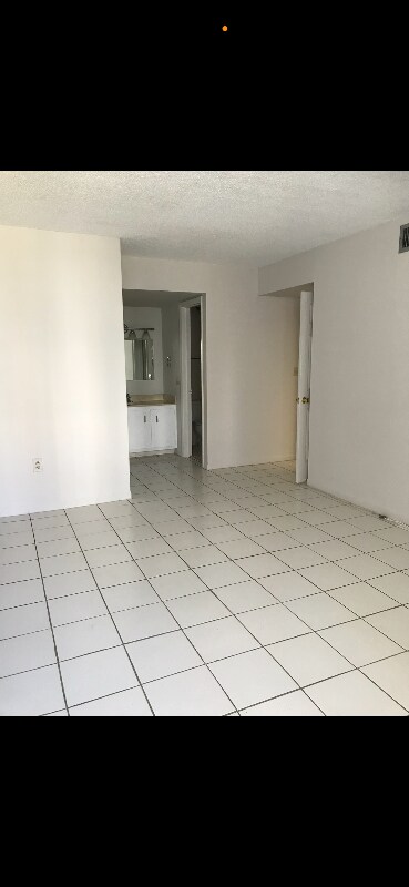 Building Photo - 250 180th Dr