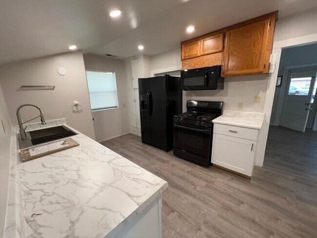 Foto del edificio - Downtown Home For Rent